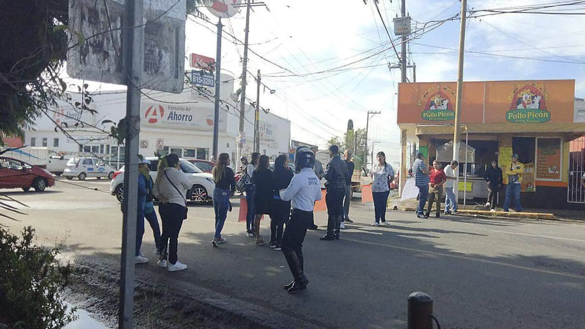 Bloqueo en la avenida Chedrahui Caram